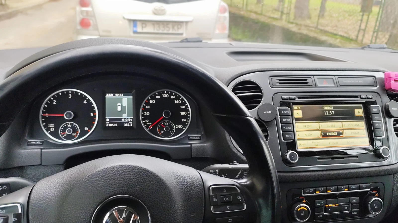 VW Tiguan 2.0TDI 150 4x4, снимка 11 - Автомобили и джипове - 53901918