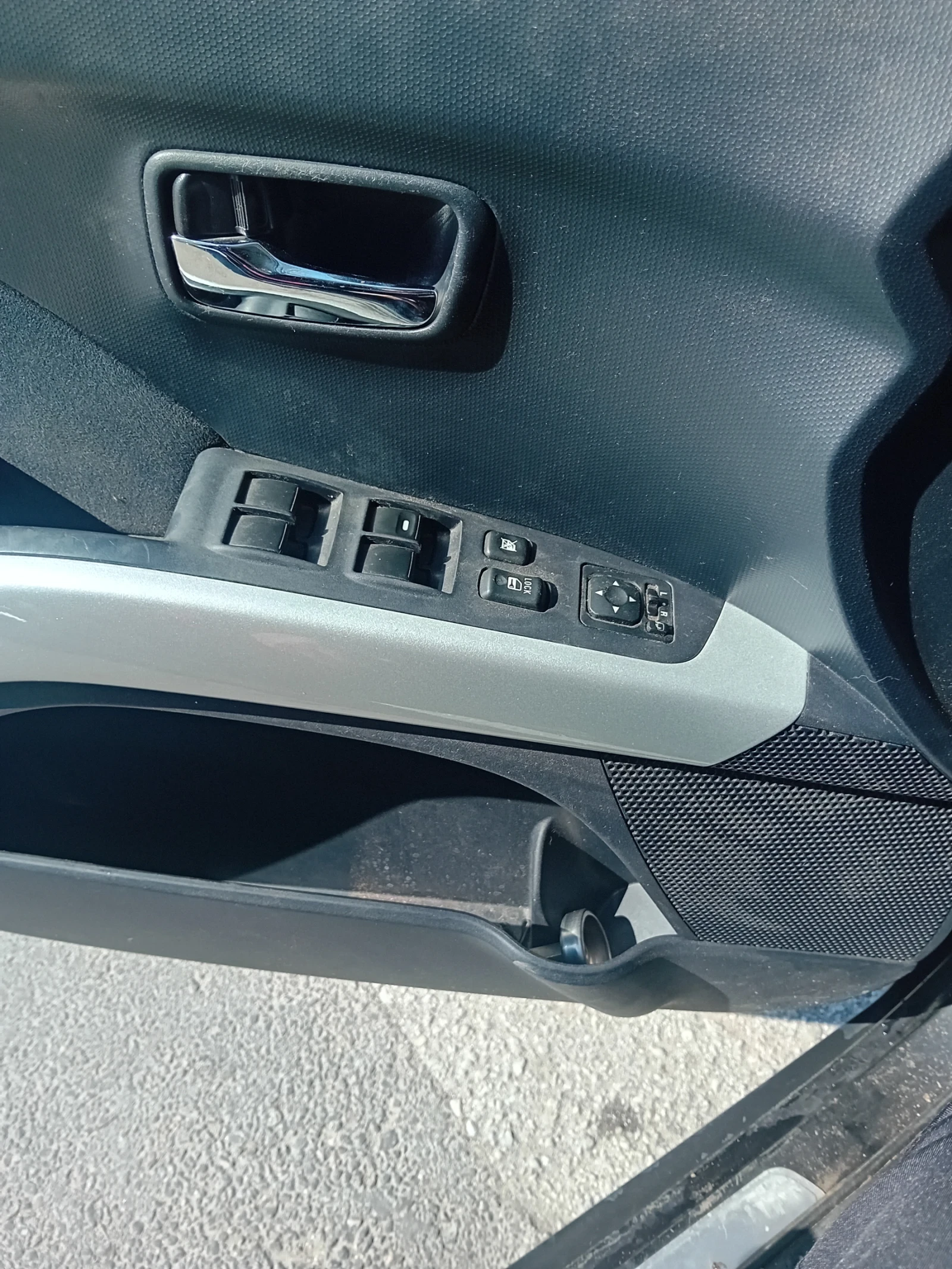 Mitsubishi Outlander 2.4 Газ 4Х4, снимка 13 - Автомобили и джипове - 54155649