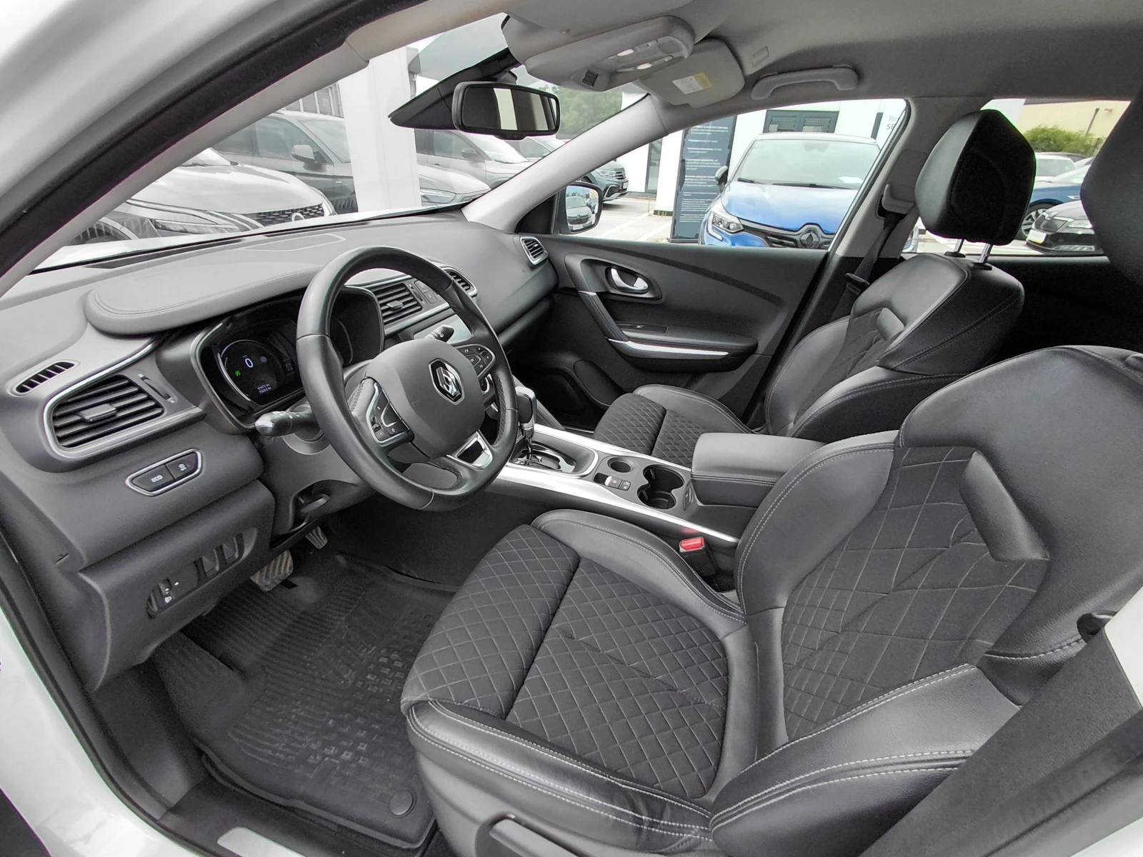 Renault Kadjar 1.3TCe/160к.с/Techno/EDC, снимка 12 - Автомобили и джипове - 55258612