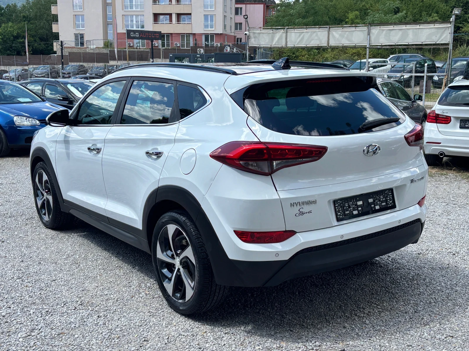 Hyundai Tucson 1.7 CRDI IX35, снимка 4 - Автомобили и джипове - 55392155