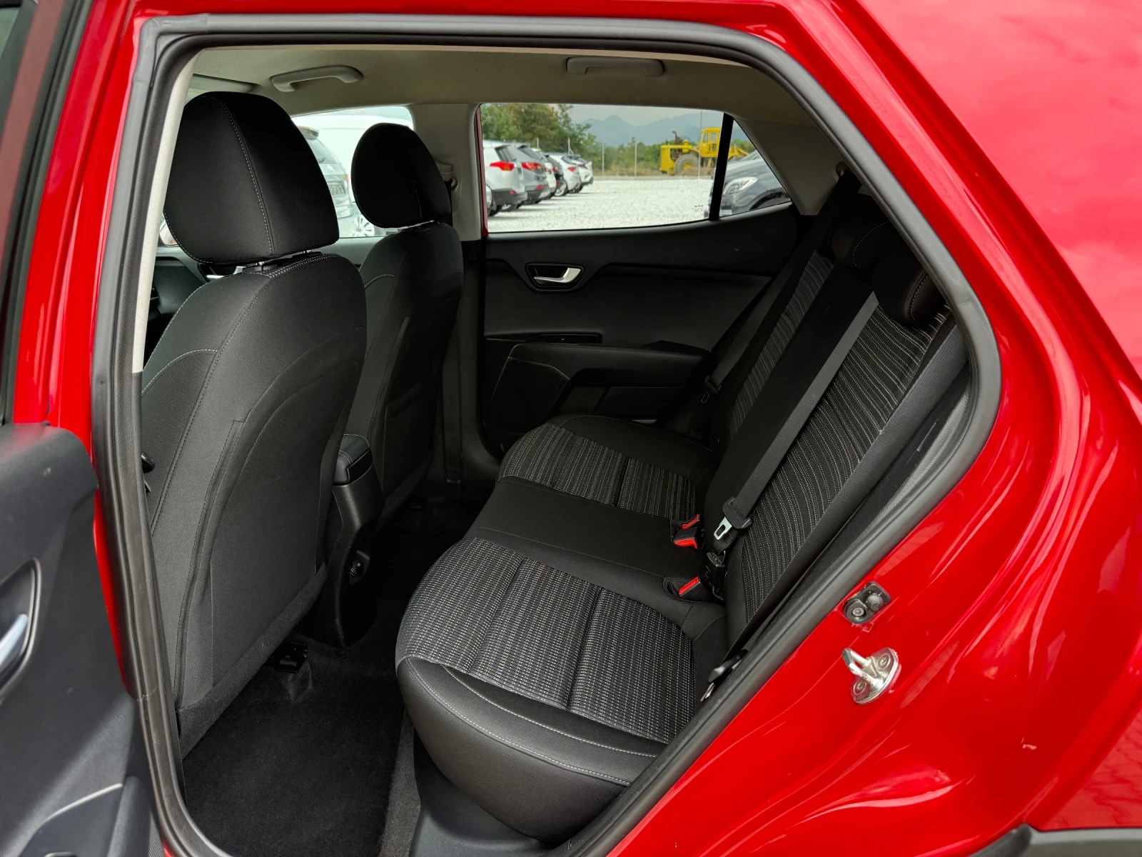 Kia Stonic 1.6 CRDI NAVI CAMERA, снимка 11 - Автомобили и джипове - 55675852
