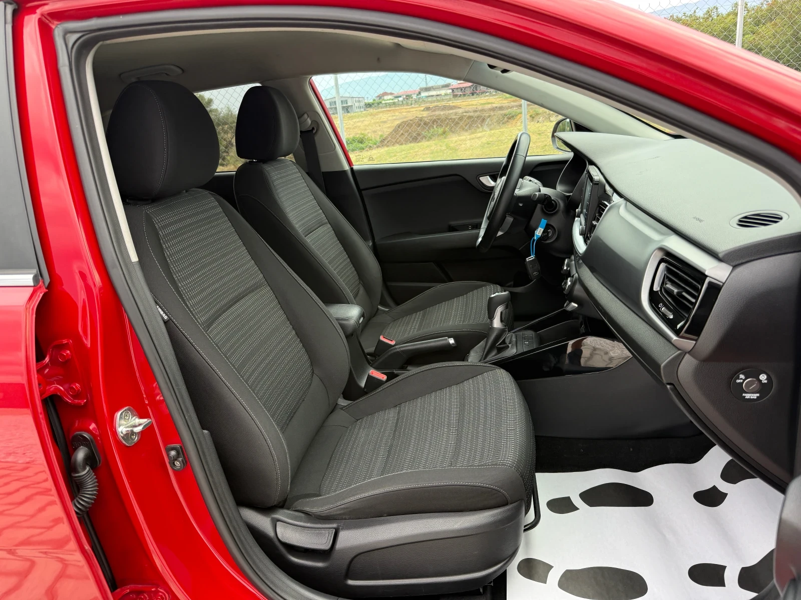 Kia Stonic 1.6 CRDI NAVI CAMERA, снимка 13 - Автомобили и джипове - 55675852