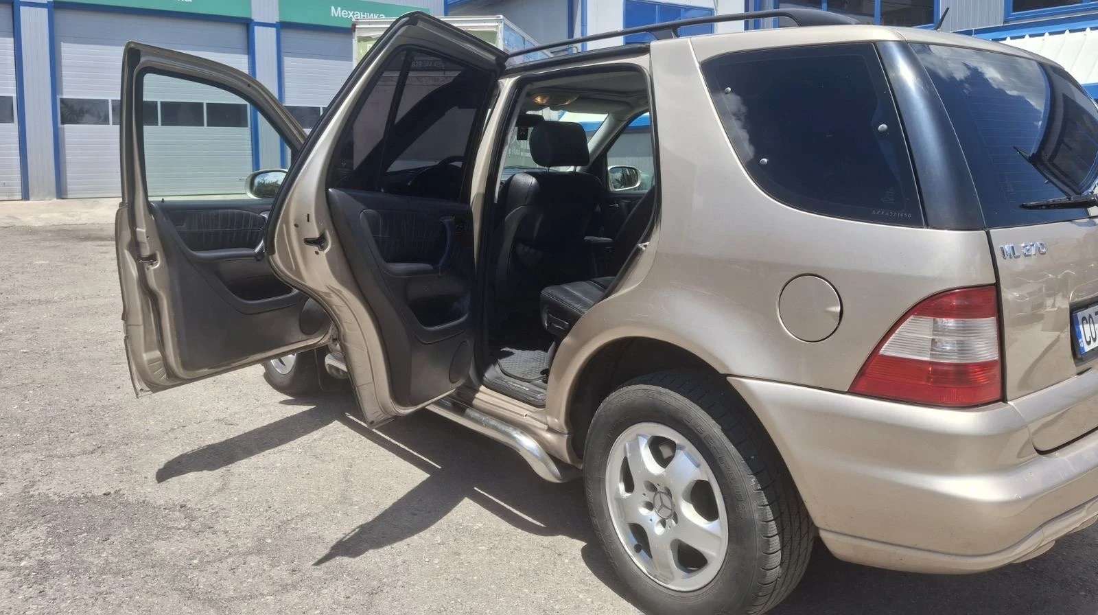 Mercedes-Benz ML 270, снимка 6 - Автомобили и джипове - 55985716