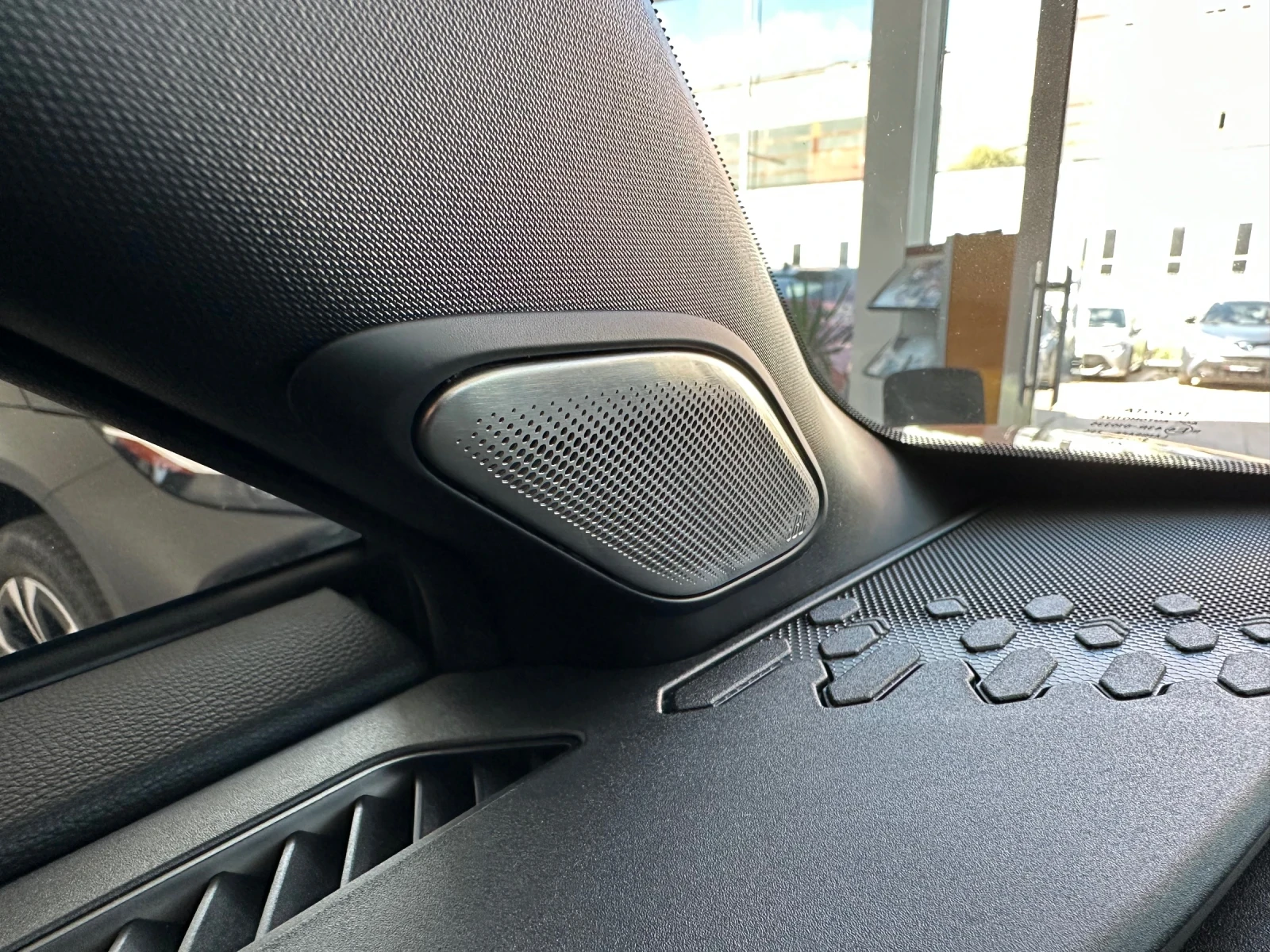 Toyota C-HR Classy* Bitone, снимка 16 - Автомобили и джипове - 56213127