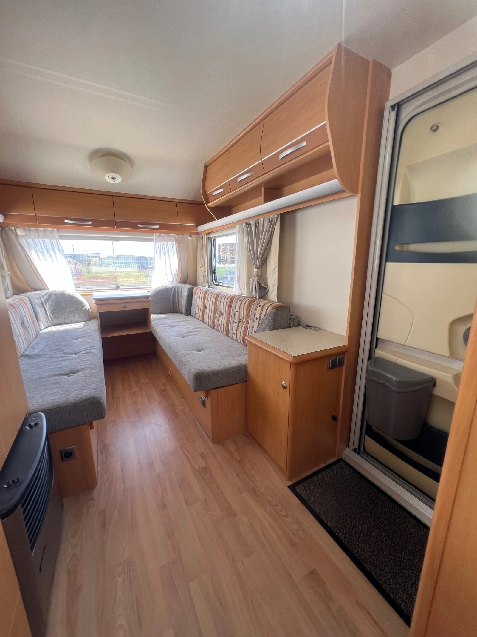 Каравана Beyerland Vitesse 400 / 2007г. / Мувър, снимка 10 - Каравани и кемпери - 54414805