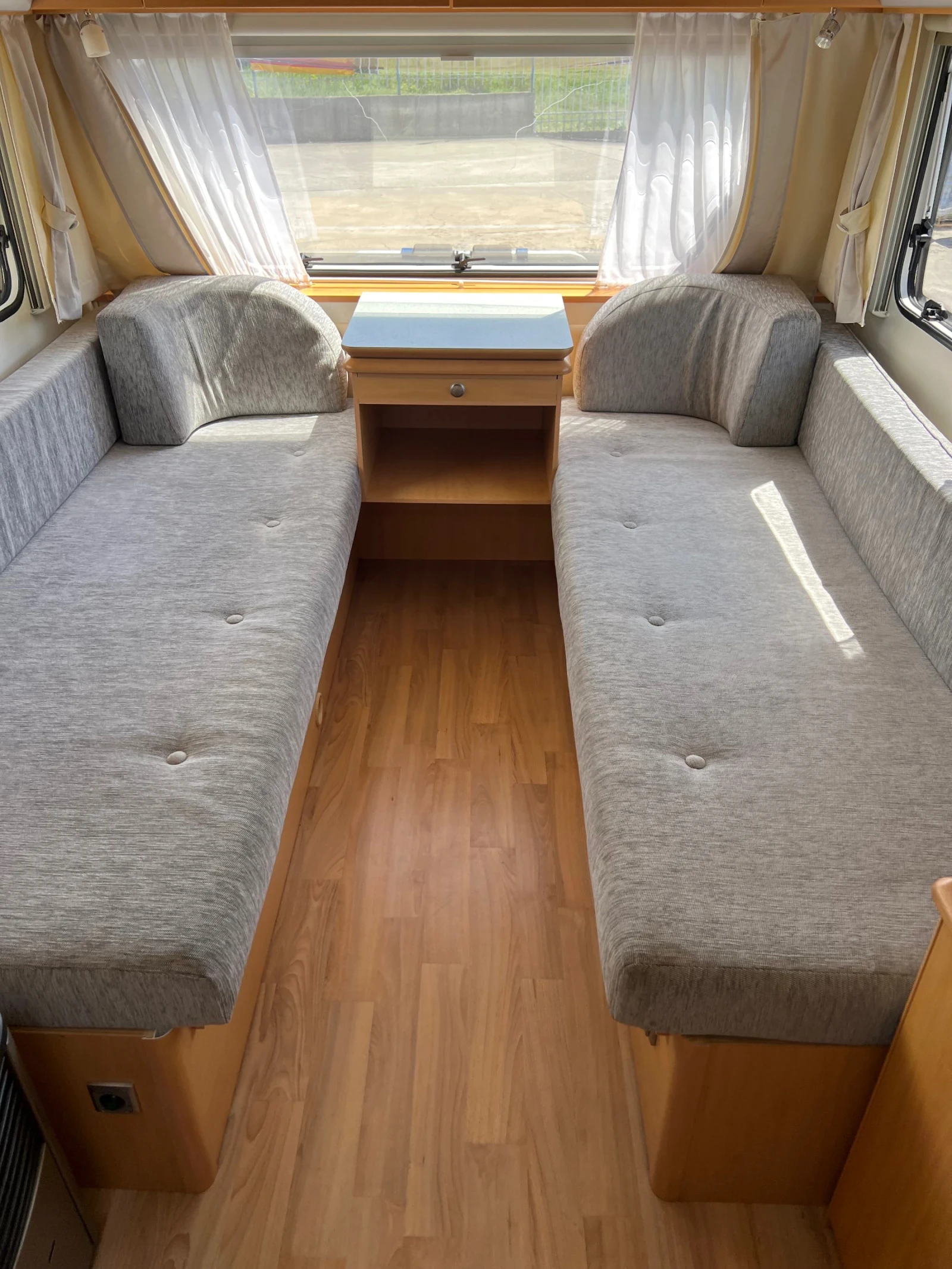 Каравана Beyerland Vitesse 400 / 2007г. / Мувър, снимка 11 - Каравани и кемпери - 54414805
