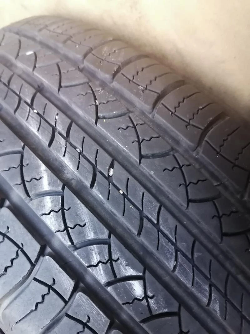 Гуми Всесезонни 215/65R16, снимка 6 - Гуми и джанти - 29589483