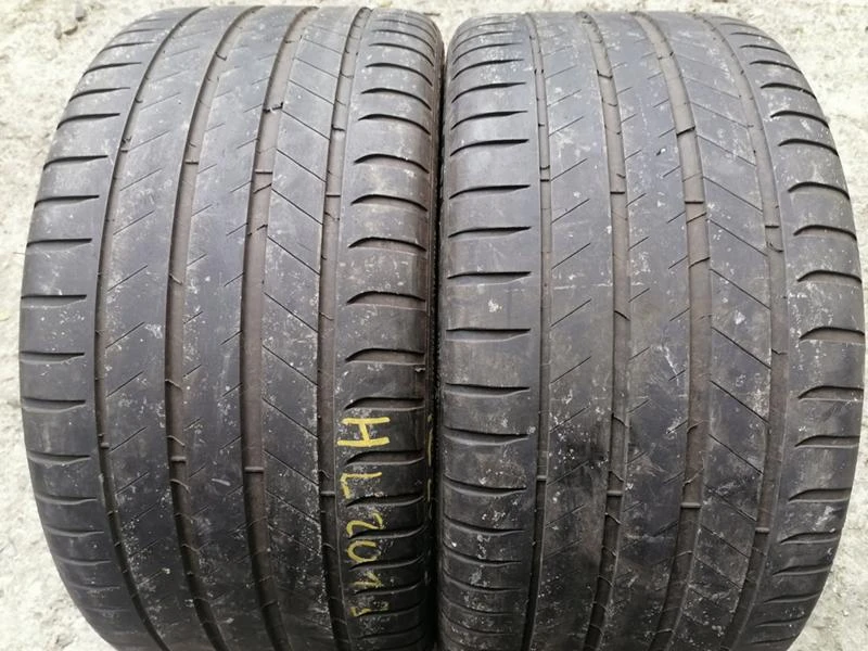 Гуми Летни 295/35R21, снимка 1 - Гуми и джанти - 31188309