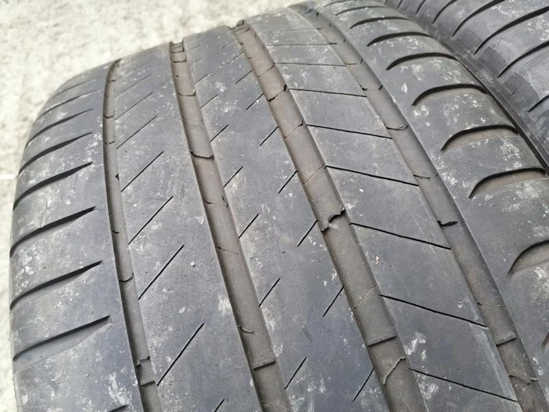 Гуми Летни 295/35R21, снимка 3 - Гуми и джанти - 31188309