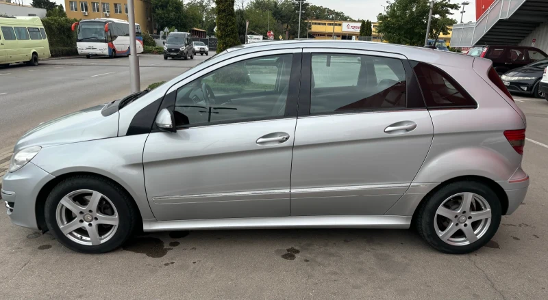 Mercedes-Benz B 180, снимка 3 - Автомобили и джипове - 47075176