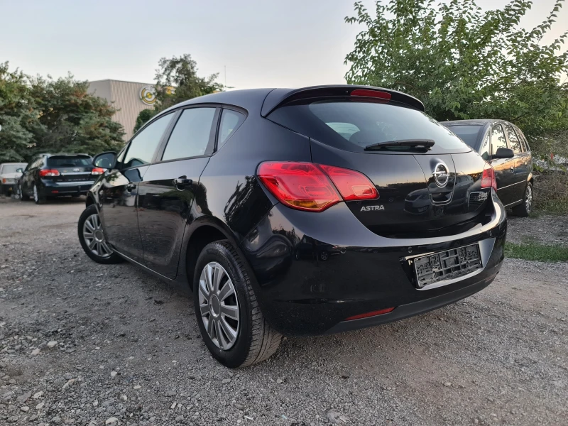 Opel Astra КАТО НОВА СТАРИЯ МОТОР, снимка 5 - Автомобили и джипове - 47466415