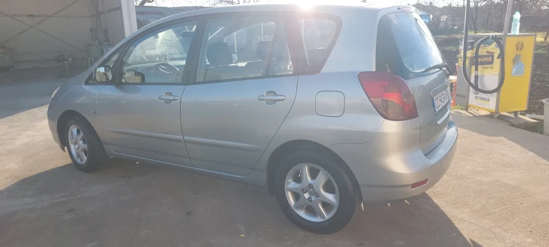 Toyota Corolla verso 1.8 бензин, снимка 8 - Автомобили и джипове - 48435586