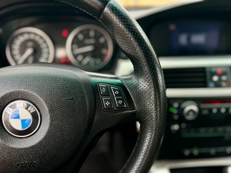 BMW 330 M PAKET / X-DRIVE-4X4 / АВТОМАТИК / ПОДГРЕВ, снимка 13 - Автомобили и джипове - 51053298