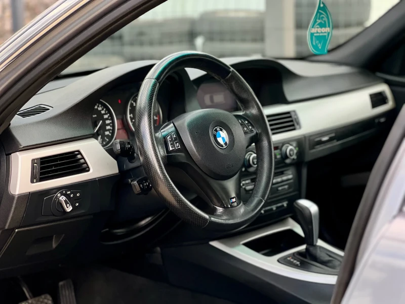 BMW 330 M PAKET / X-DRIVE-4X4 / АВТОМАТИК / ПОДГРЕВ, снимка 7 - Автомобили и джипове - 51053298