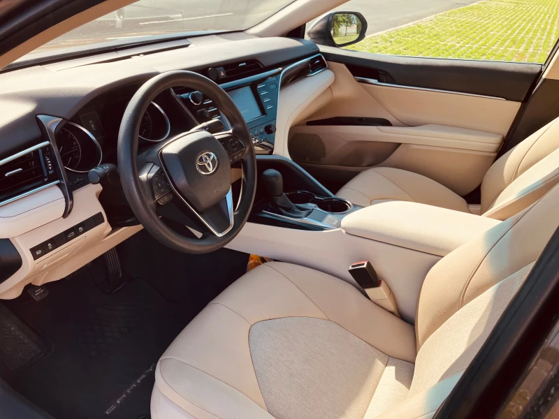 Toyota Camry, снимка 10 - Автомобили и джипове - 52576907