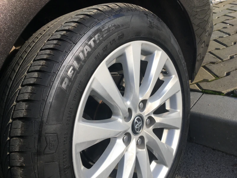 Toyota Camry, снимка 11 - Автомобили и джипове - 52576907