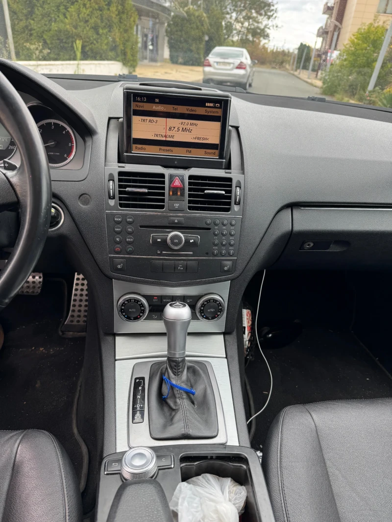 Mercedes-Benz C 320 Mercedes-Benz C 320 4 Matic AMG avangarde, снимка 10 - Автомобили и джипове - 52246668