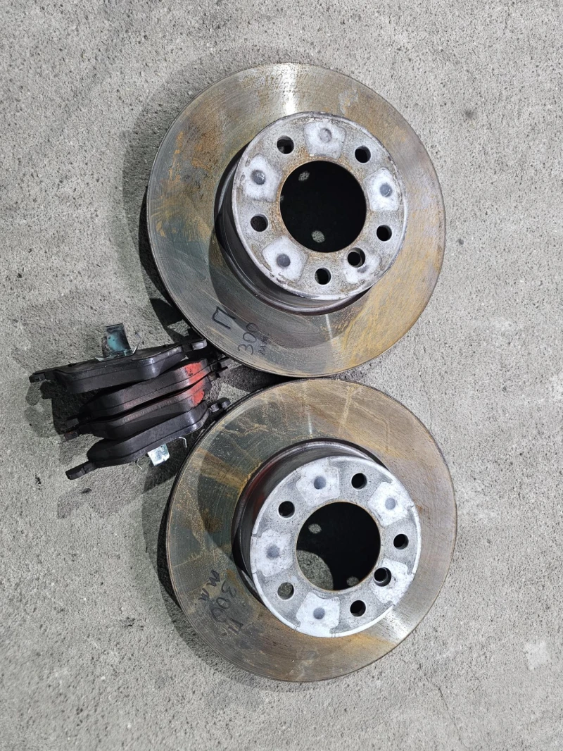 BMW 320 Ксенон - Автомат, снимка 4 - Автомобили и джипове - 52507185