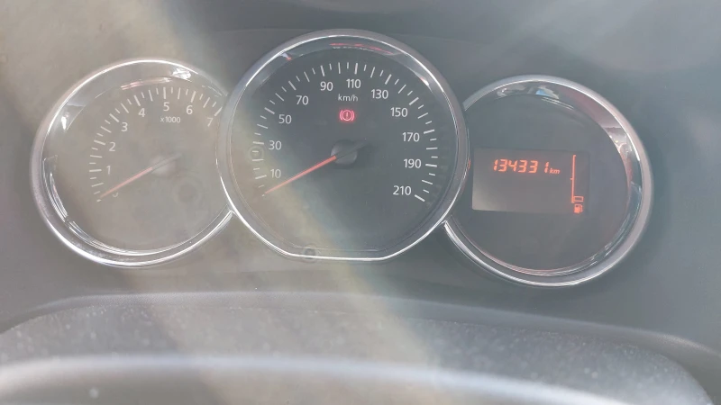 Dacia Sandero, снимка 5 - Автомобили и джипове - 53028532