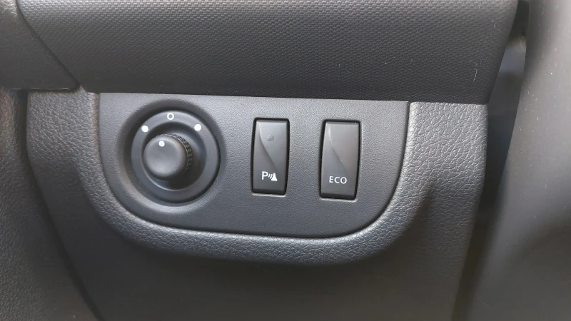 Dacia Sandero, снимка 7 - Автомобили и джипове - 53028532