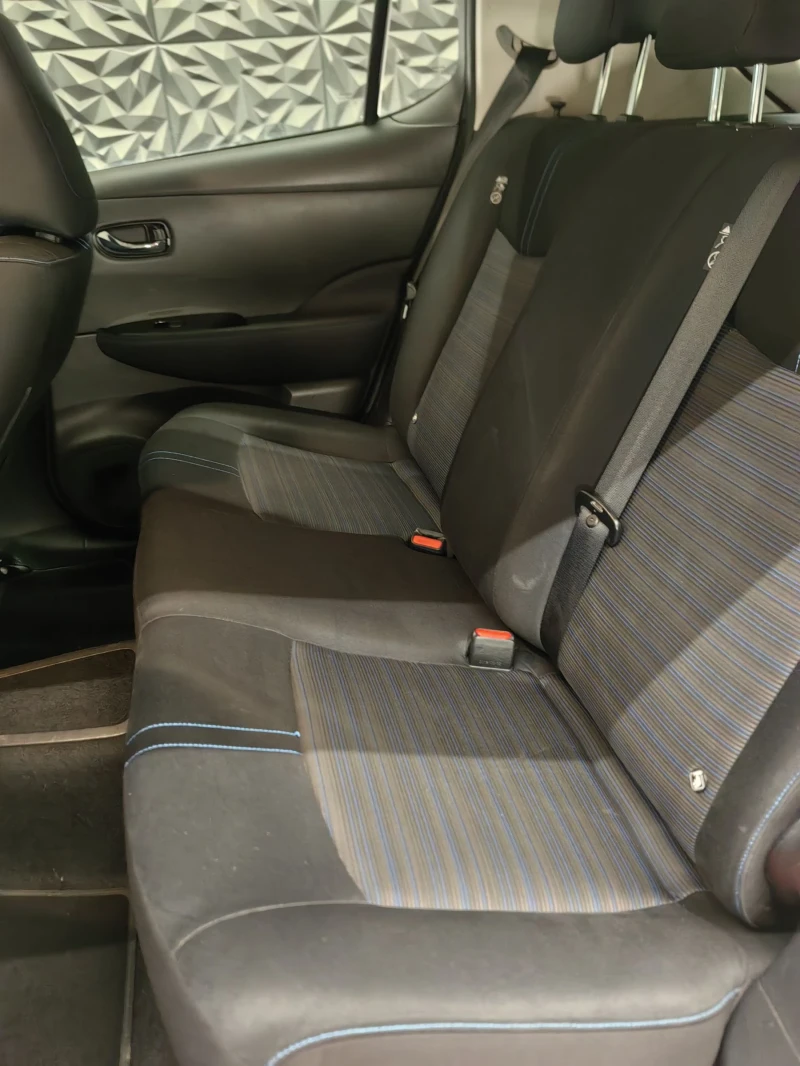 Nissan Leaf  40kWh* DISTRONIC* CAMERA* KEYLESS* NAVI* TOP, снимка 10 - Автомобили и джипове - 53380679