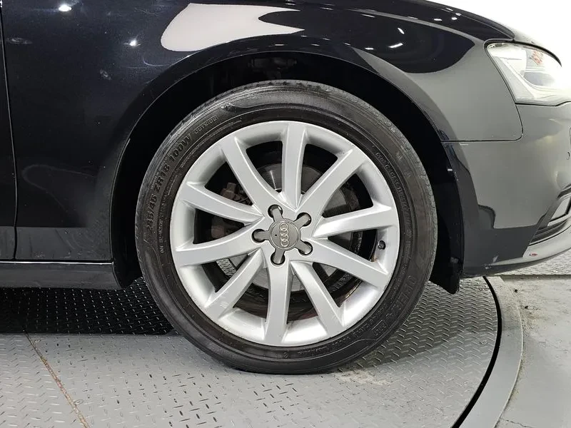 Audi A4 2.0 TDI Quattro, снимка 5 - Автомобили и джипове - 54143609