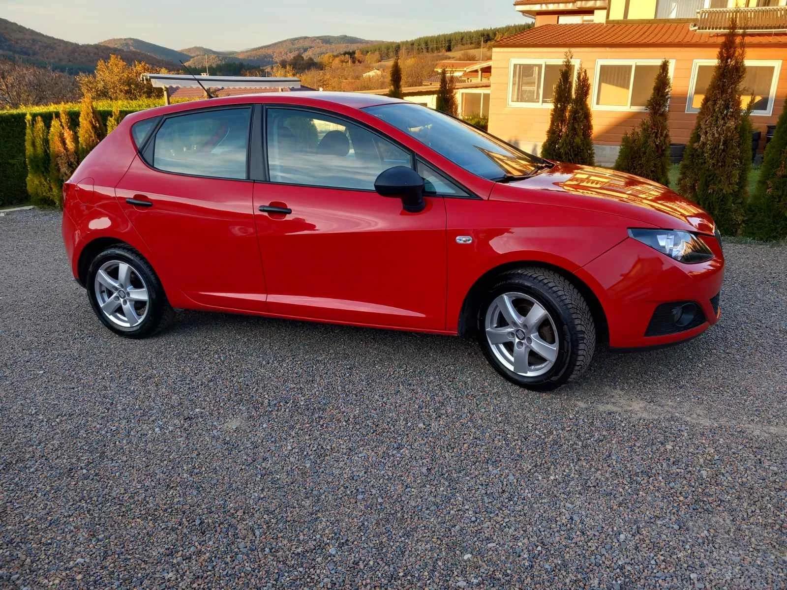 Seat Ibiza 1.6TDi-90HP - изображение 8