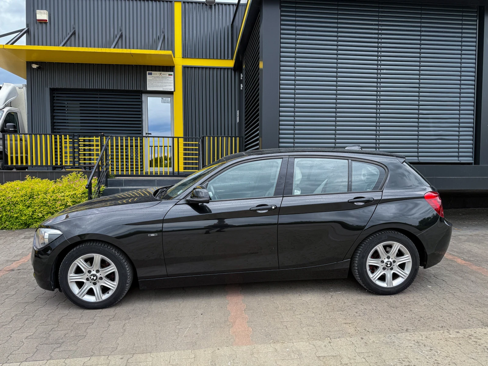 BMW 116 4 Врати / CIC Навигация / Кожа / ПОДГРЕВ - изображение 8