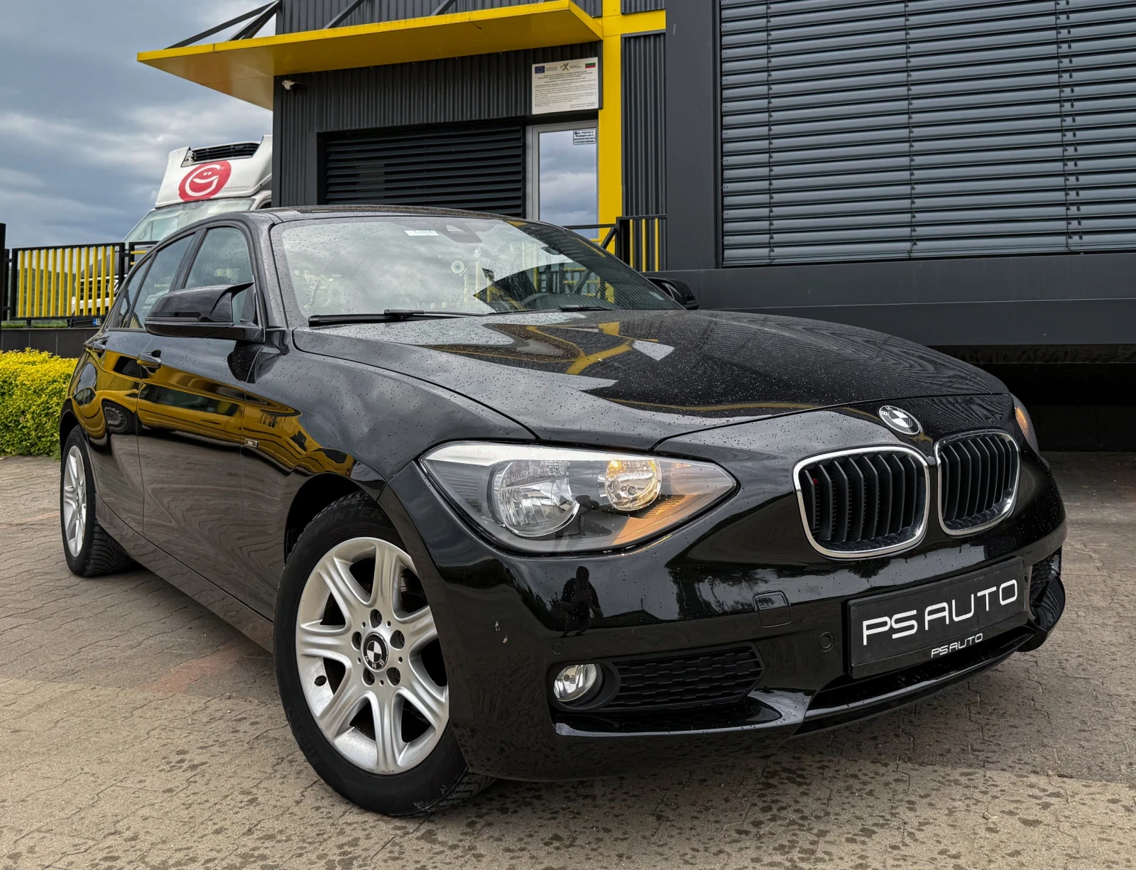 BMW 116 4 Врати / CIC Навигация / Кожа / ПОДГРЕВ - изображение 3