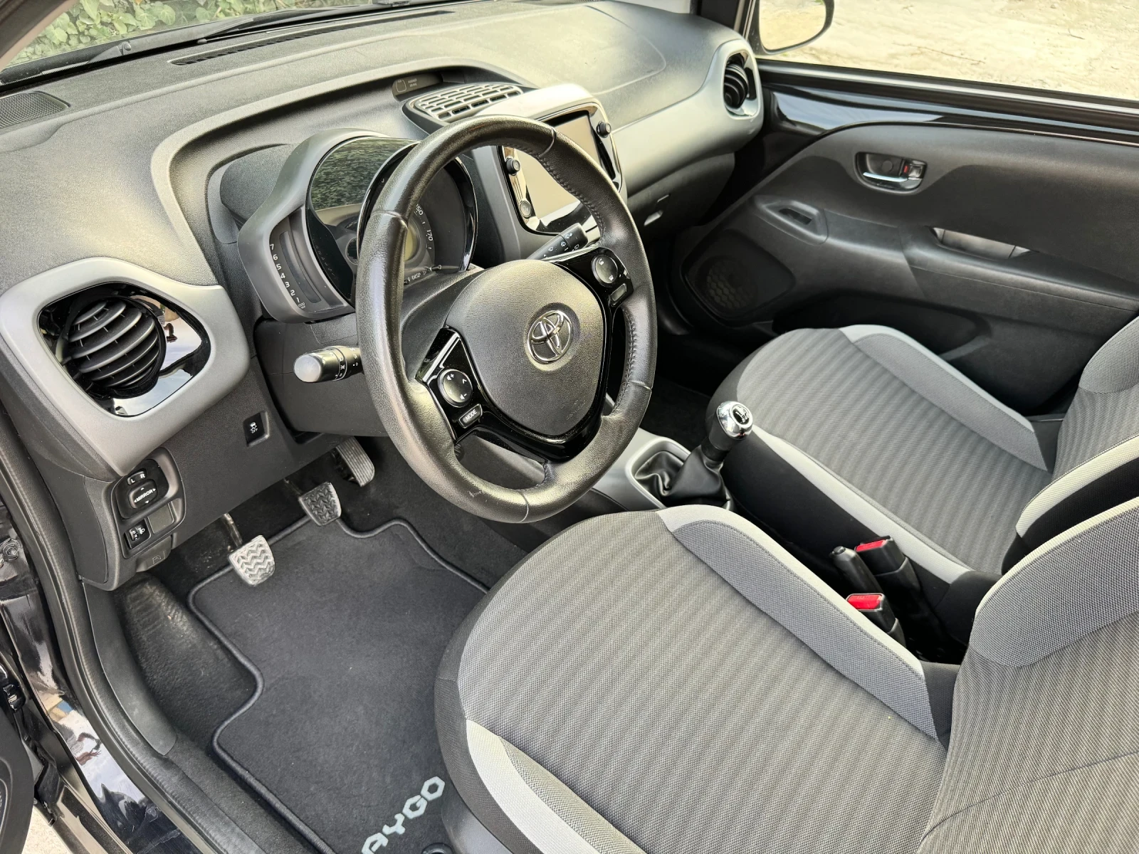 Toyota Aygo X-Play 29744км - изображение 8