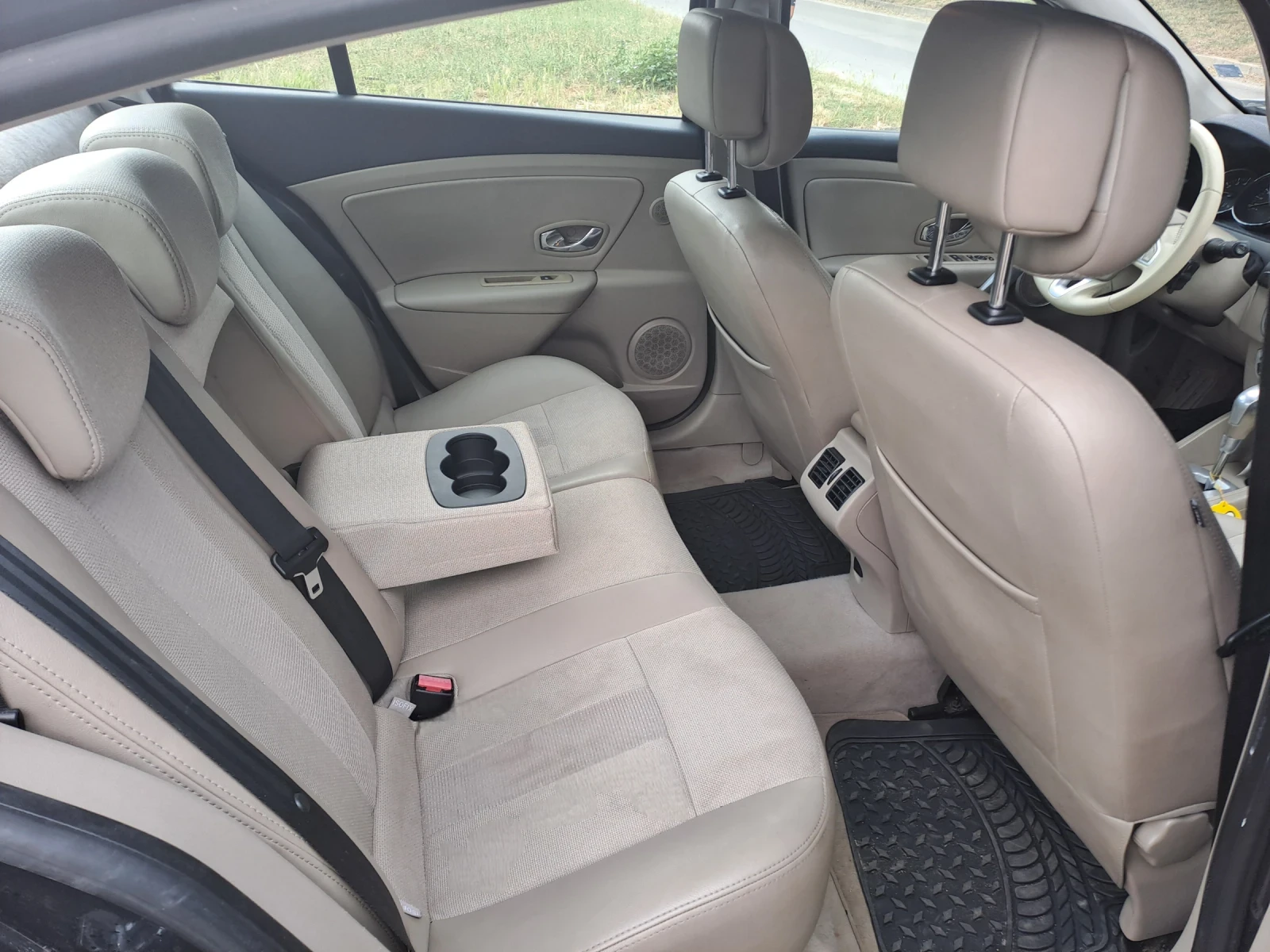 Renault Fluence 1.5 DCI * Автомат*  - изображение 10