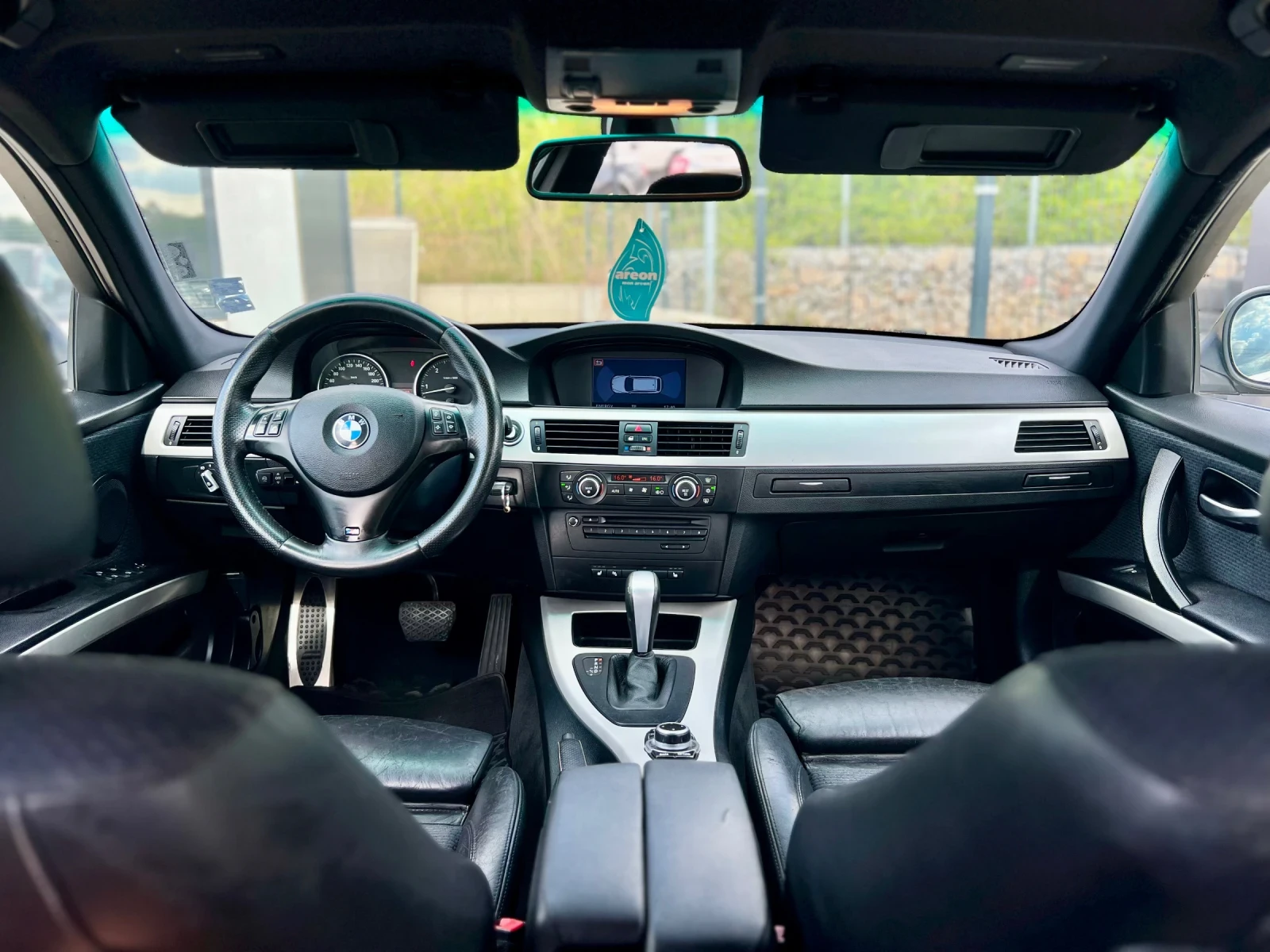 BMW 330 M PAKET / X-DRIVE-4X4 / АВТОМАТИК / ПОДГРЕВ - изображение 9