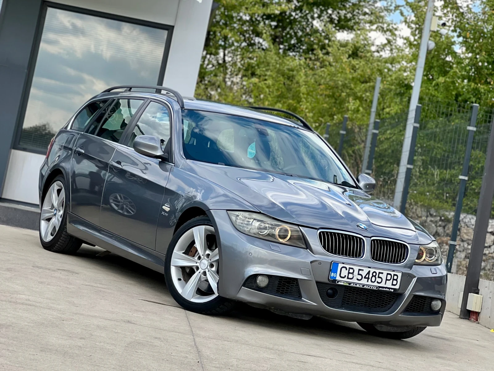 BMW 330 M PAKET / X-DRIVE-4X4 / АВТОМАТИК / ПОДГРЕВ - изображение 3