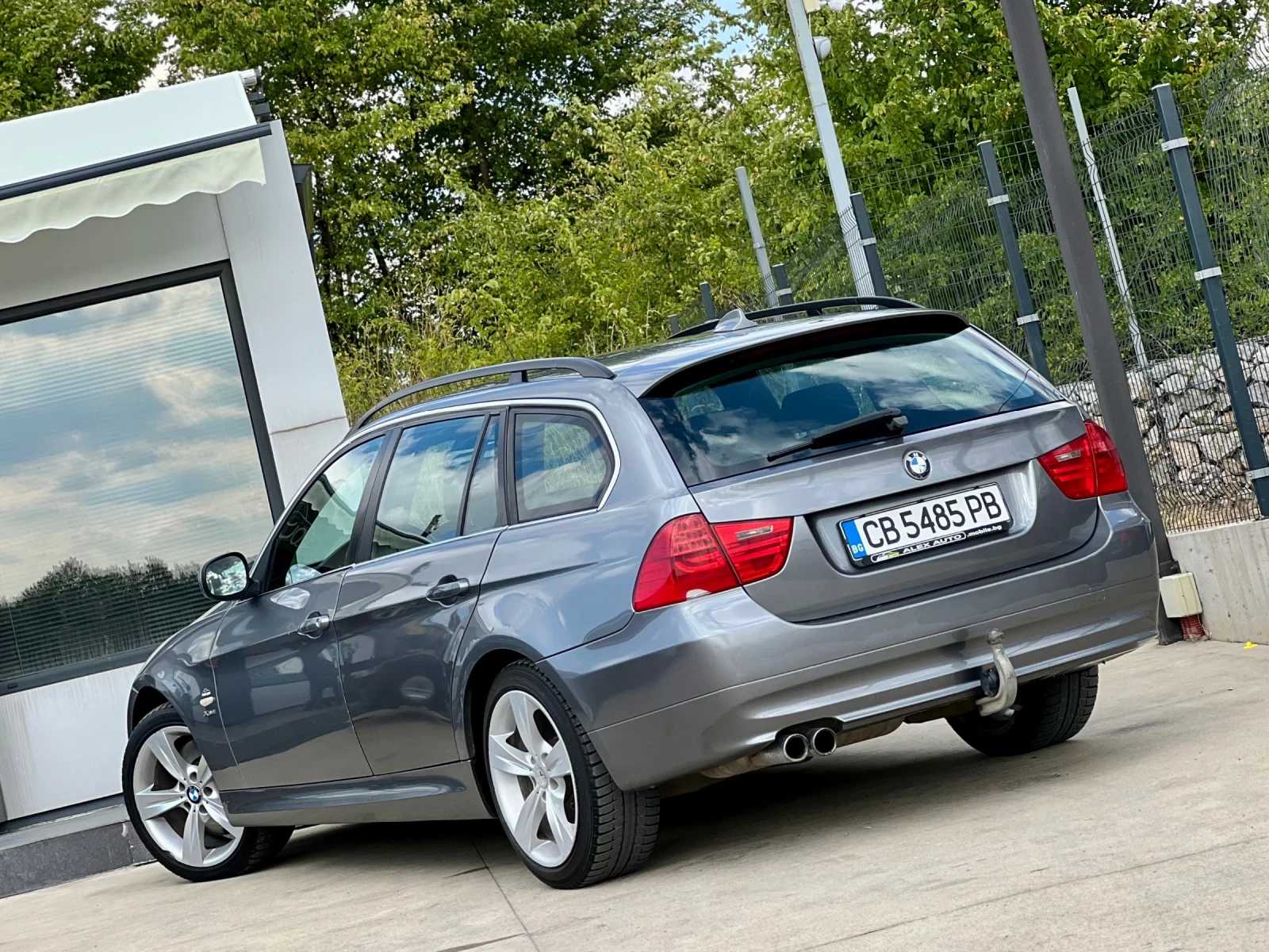 BMW 330 M PAKET / X-DRIVE-4X4 / АВТОМАТИК / ПОДГРЕВ - изображение 6
