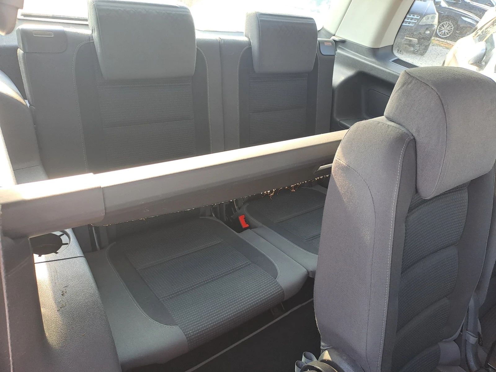 VW Touran 2, 0TDI, 7места, 6ск, NAVI - изображение 9