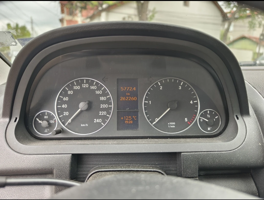 Mercedes-Benz A 180  - изображение 3