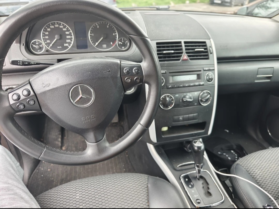 Mercedes-Benz A 180  - изображение 4
