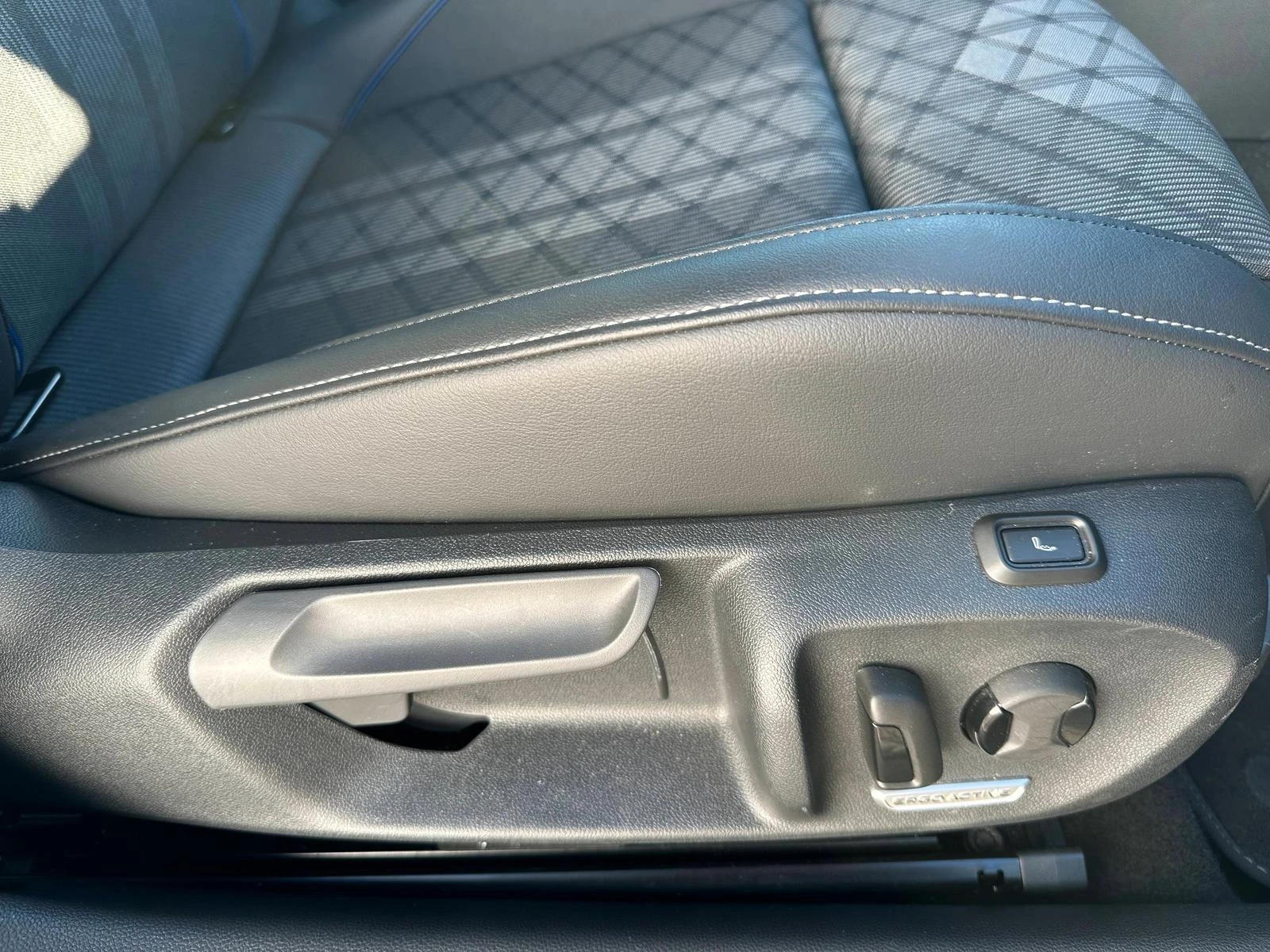 VW Passat 2.0 TDI R-LINE BLACK STYLE MATRIX HEAD UP CAM | Mobile.bg   13