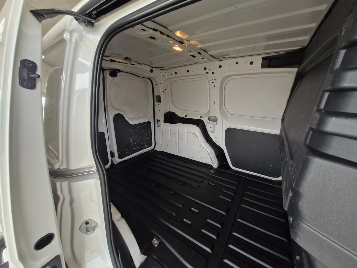 VW Caddy Cargo 3.1 m3 TDI | Mobile.bg   7