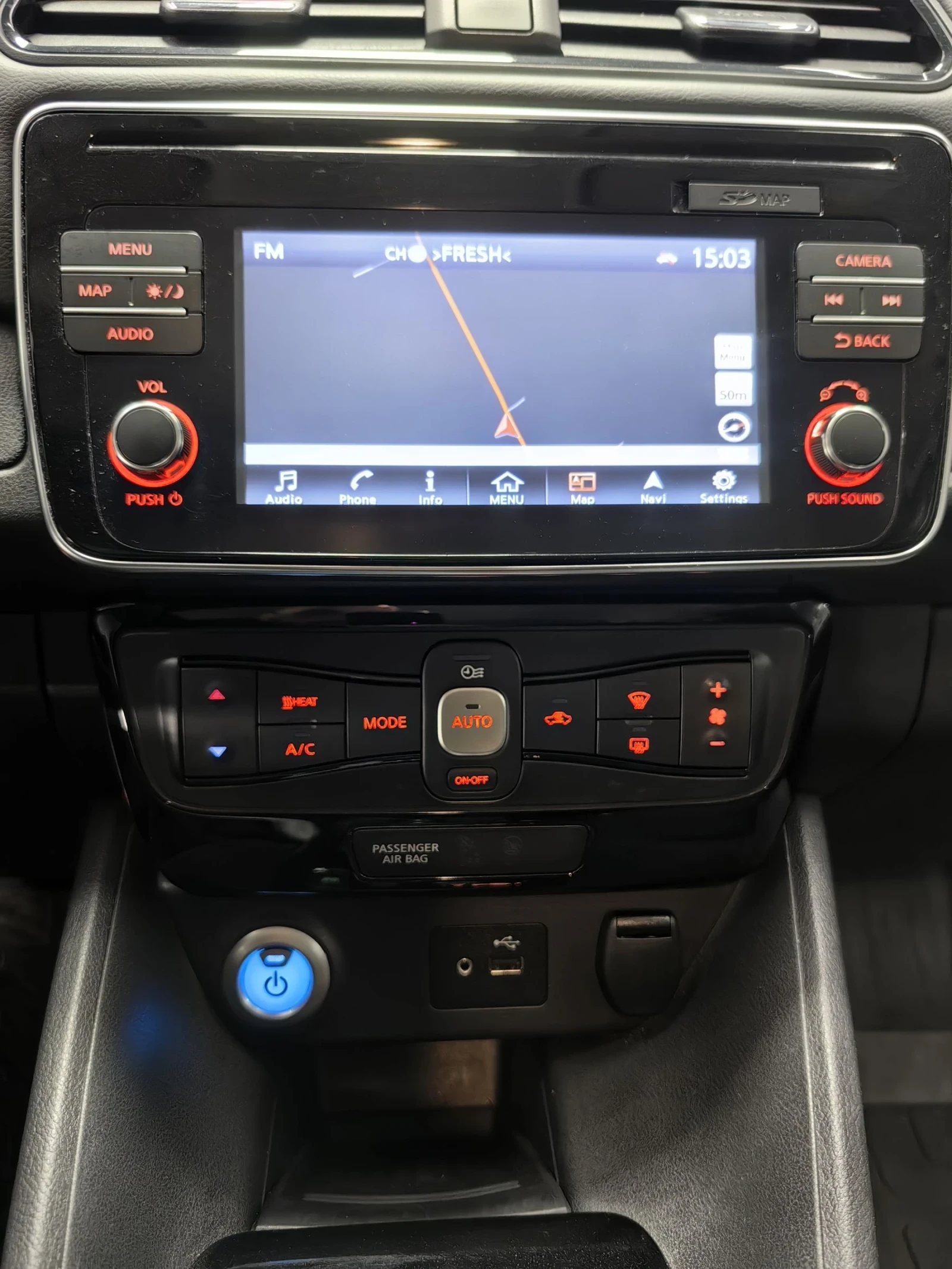 Nissan Leaf  40kWh* DISTRONIC* CAMERA* KEYLESS* NAVI* TOP - изображение 7