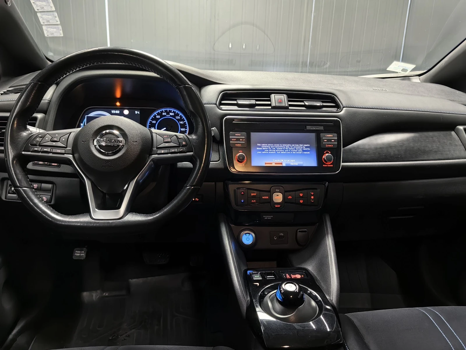 Nissan Leaf  40kWh* DISTRONIC* CAMERA* KEYLESS* NAVI* TOP | Mobile.bg � ����������� 11