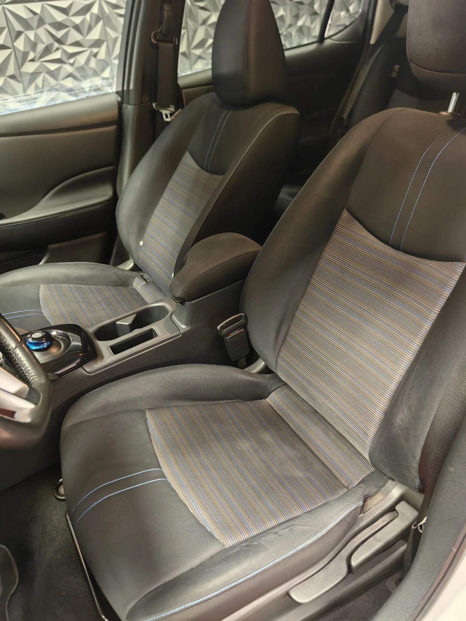 Nissan Leaf  40kWh* DISTRONIC* CAMERA* KEYLESS* NAVI* TOP - изображение 9