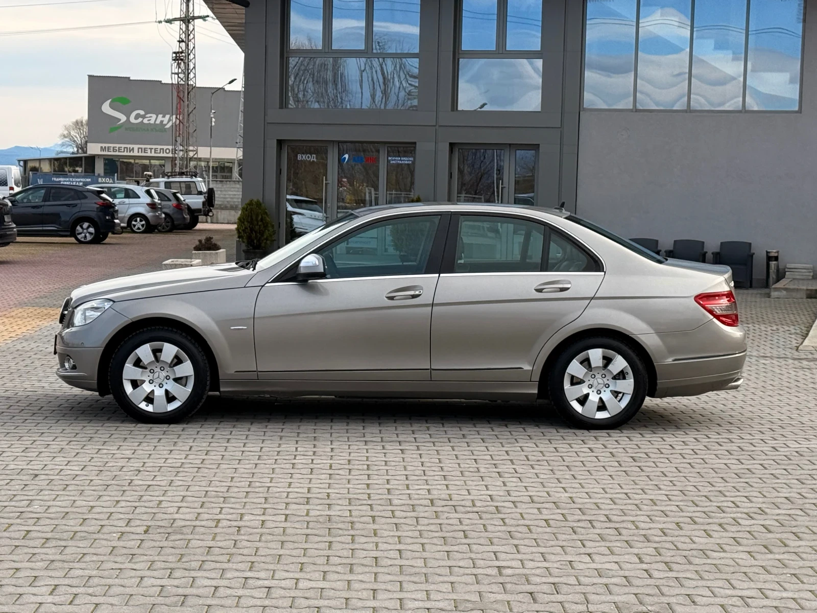 Mercedes-Benz C 220 Алкантара | Регистрирана | 646 | Ръчка - изображение 5