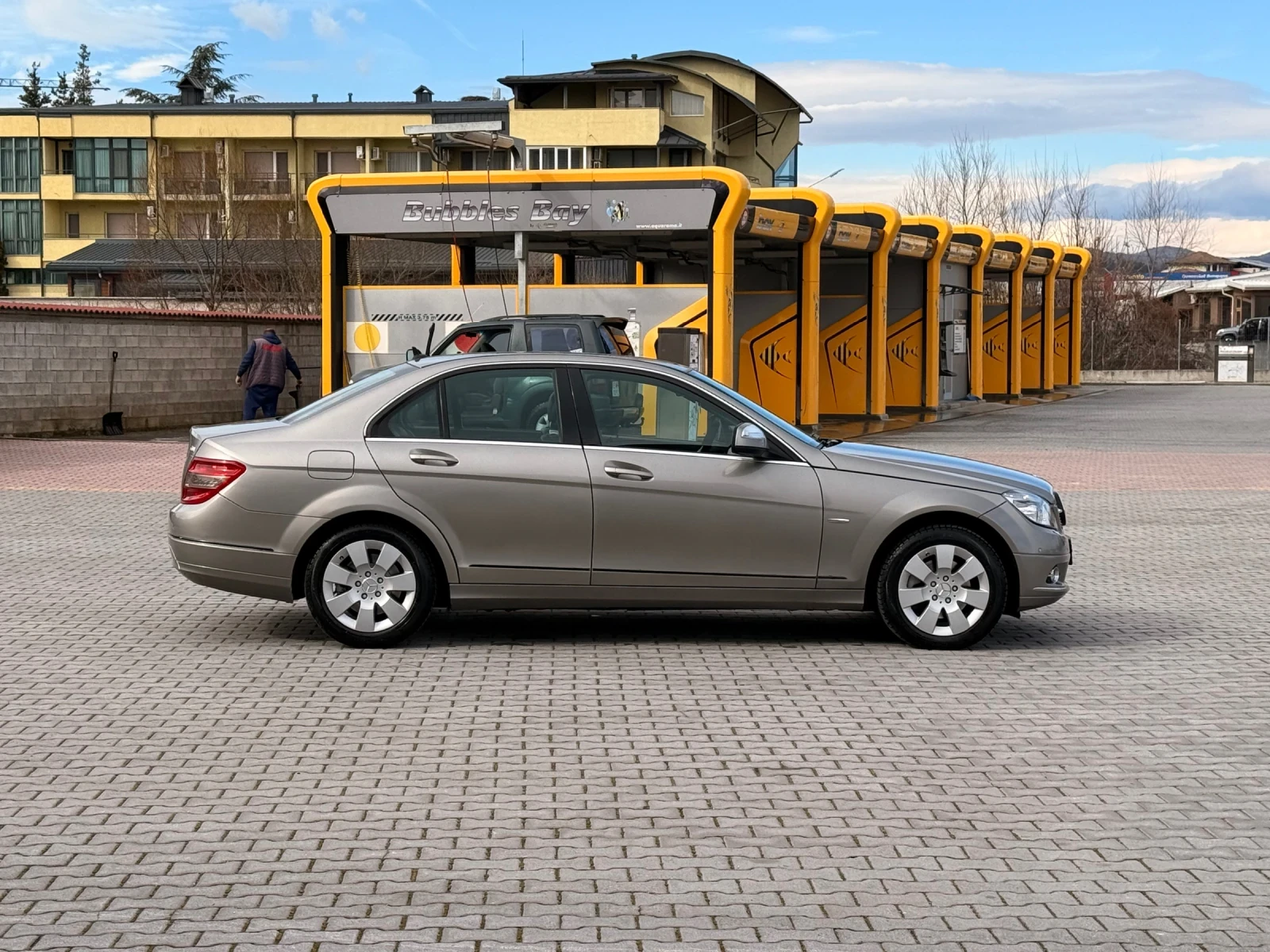 Mercedes-Benz C 220 Алкантара | Регистрирана | 646 | Ръчка - изображение 2