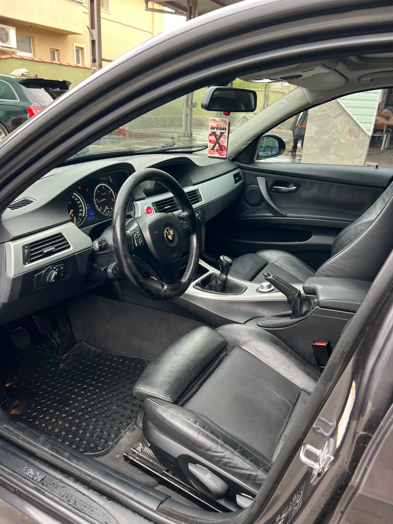 BMW 320, снимка 7 - Автомобили и джипове - 54028653