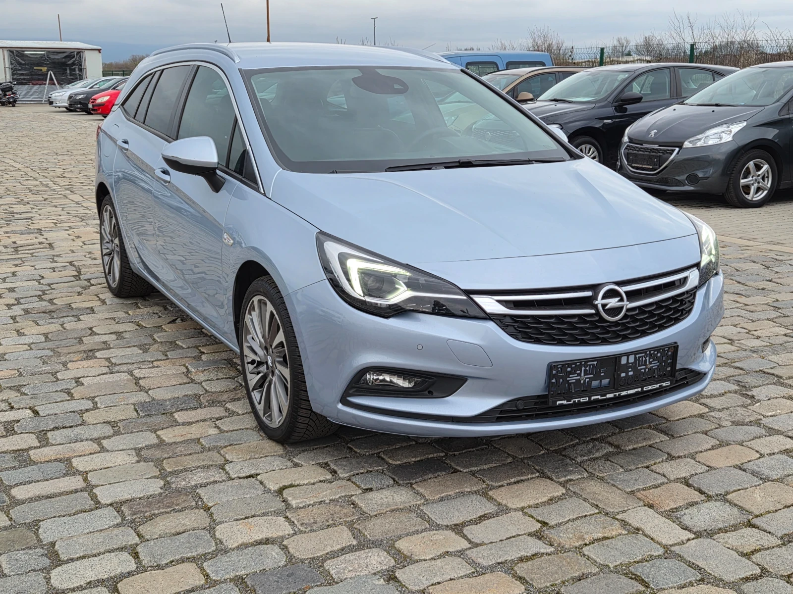 Opel Astra 1.4i 125кс EURO 6B НОВИ ГУМИ , снимка 3 - Автомобили и джипове - 54033737