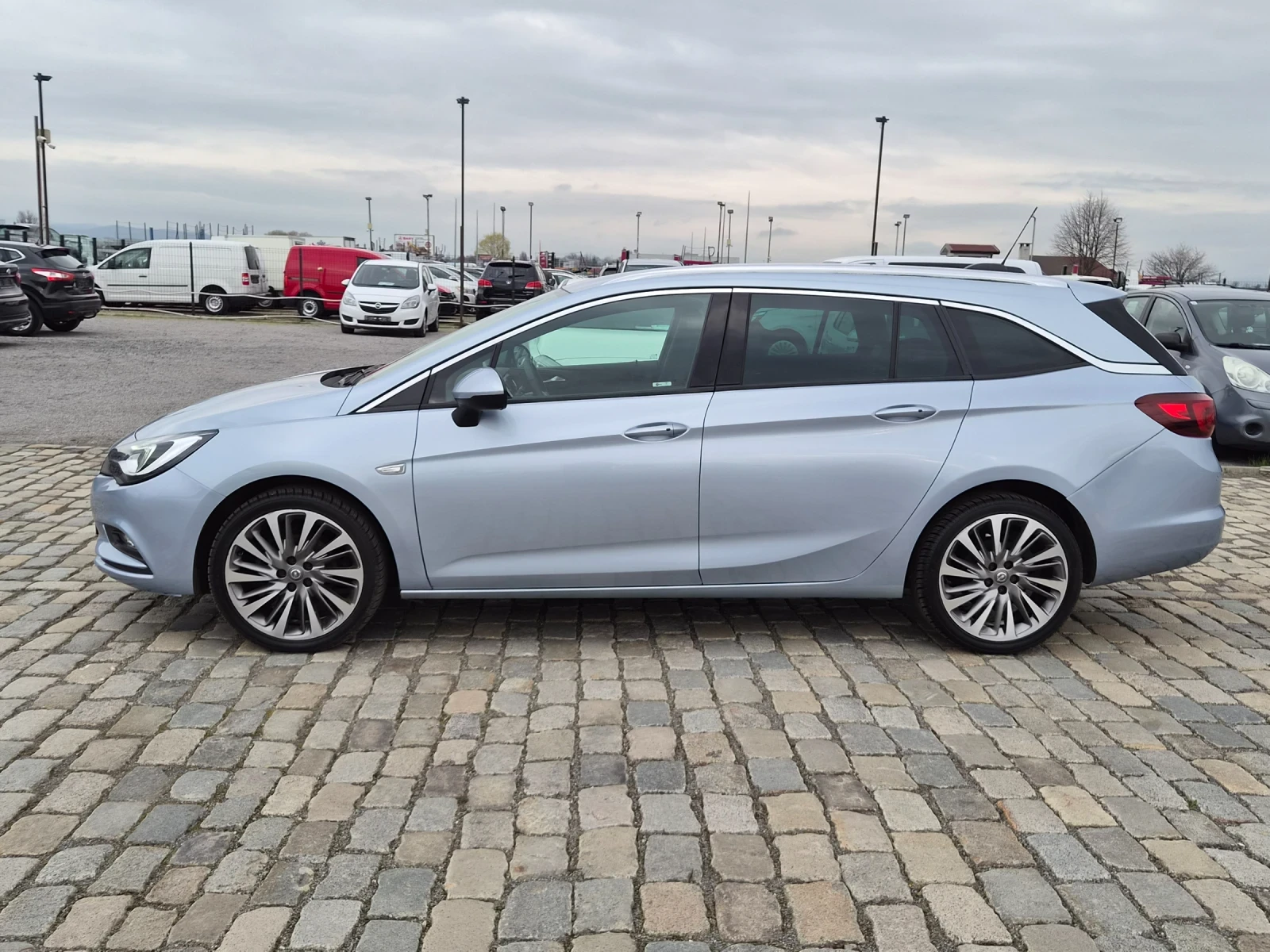 Opel Astra 1.4i 125кс EURO 6B НОВИ ГУМИ , снимка 4 - Автомобили и джипове - 54033737