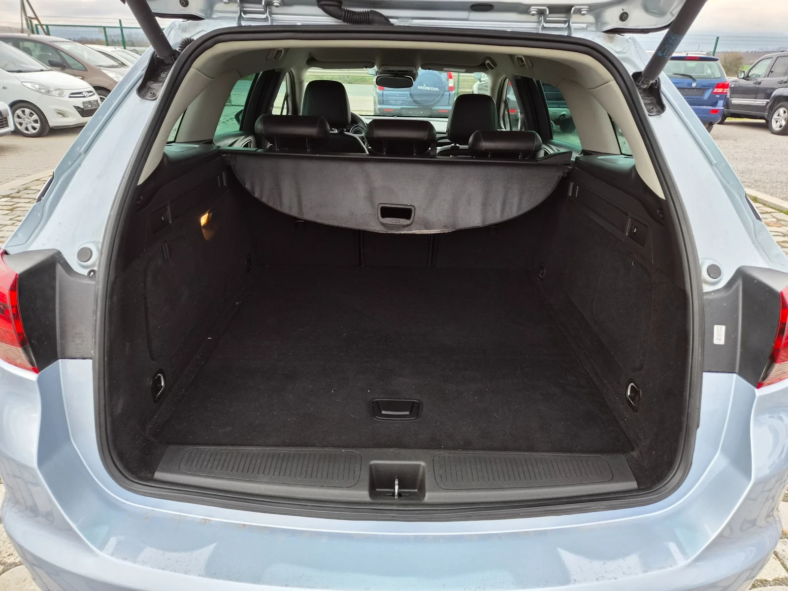 Opel Astra 1.4i 125кс EURO 6B НОВИ ГУМИ , снимка 9 - Автомобили и джипове - 54033737