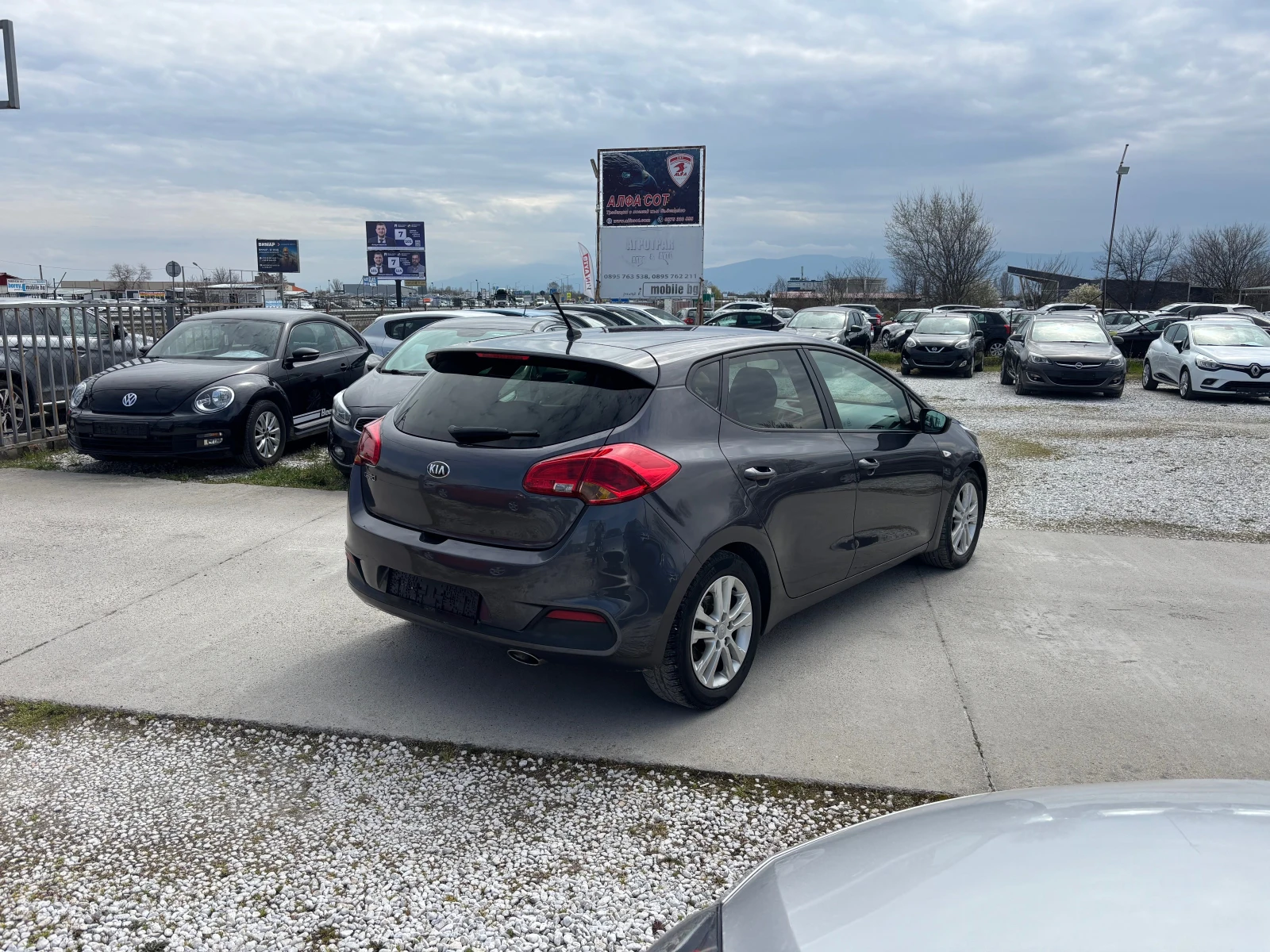 Kia Ceed 1.4i/6скорости, снимка 3 - Автомобили и джипове - 54042359