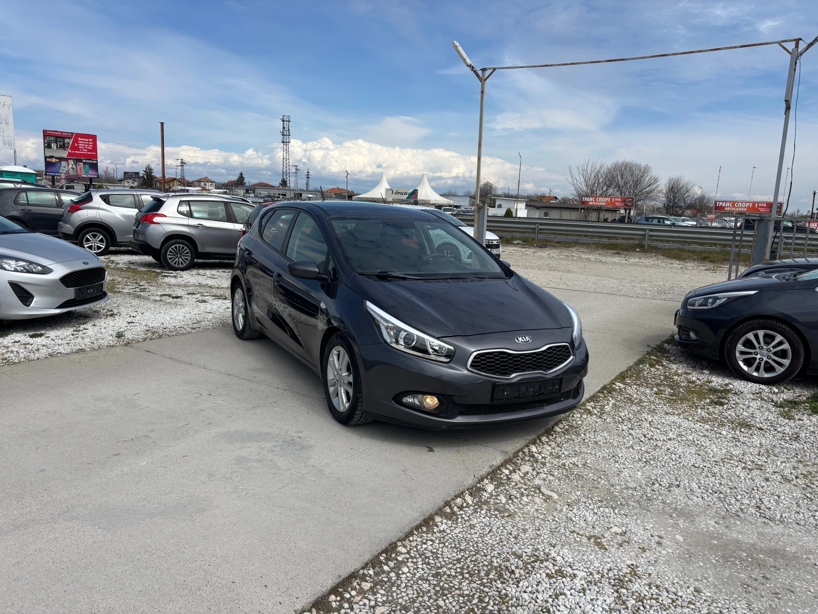 Kia Ceed 1.4i/6скорости, снимка 2 - Автомобили и джипове - 54042359